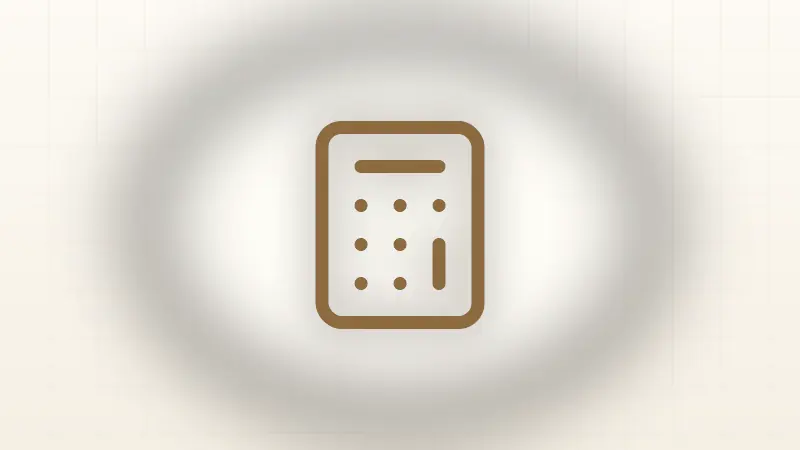 Kalkulačka na svetlom podklade ako symbol pomoci s nastavením domáceho rozpočtu